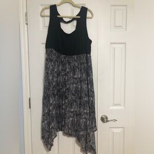 Torrid tank fit flare speckled dress torrid 3 fits size 22/24 3X‎  back cut out